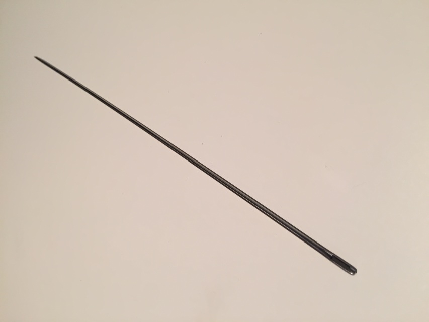 10 to 12 inch upholstery needle